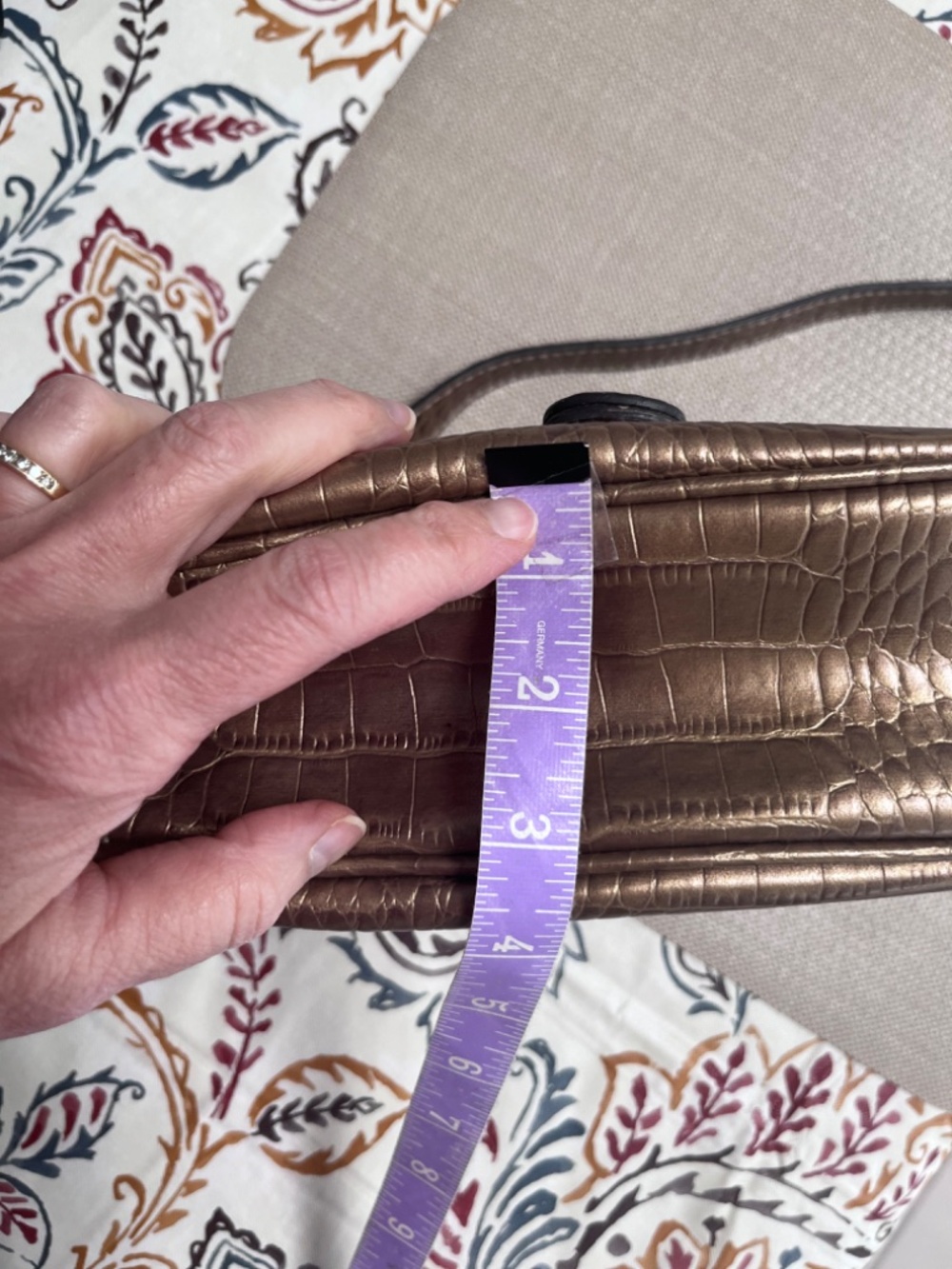 Vintage Y2K Crazy Horse/Liz Clairborne Bronze Metallic Faux Alligator Bag - Picture 8 of 13